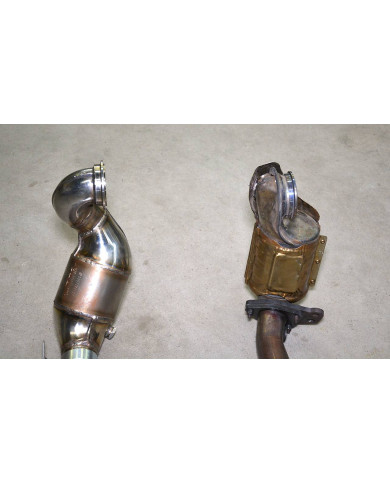 Downpipe con catalizzatore metallico